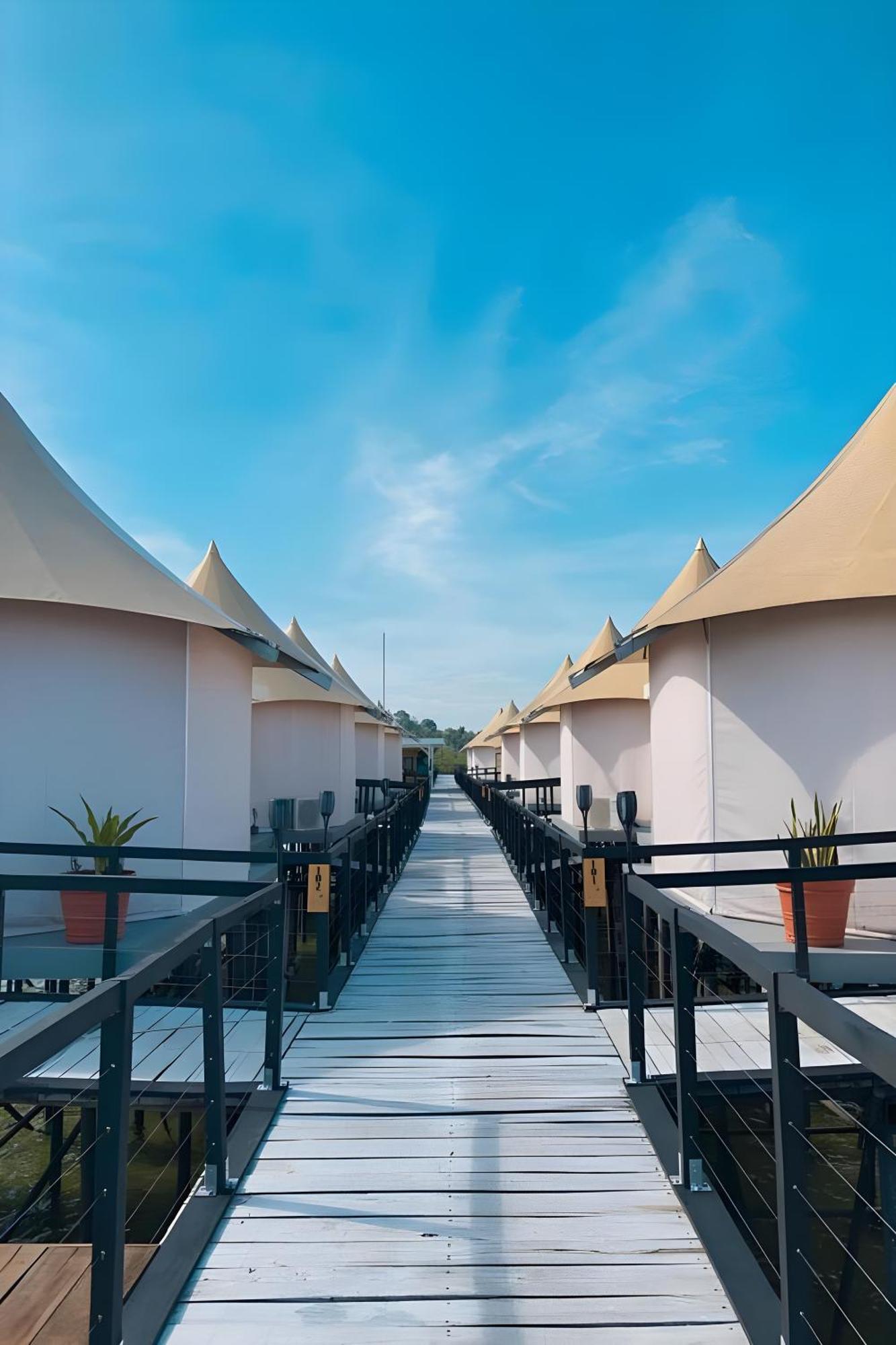 Kiki Beach Resort, Batam Galang Island Exterior photo